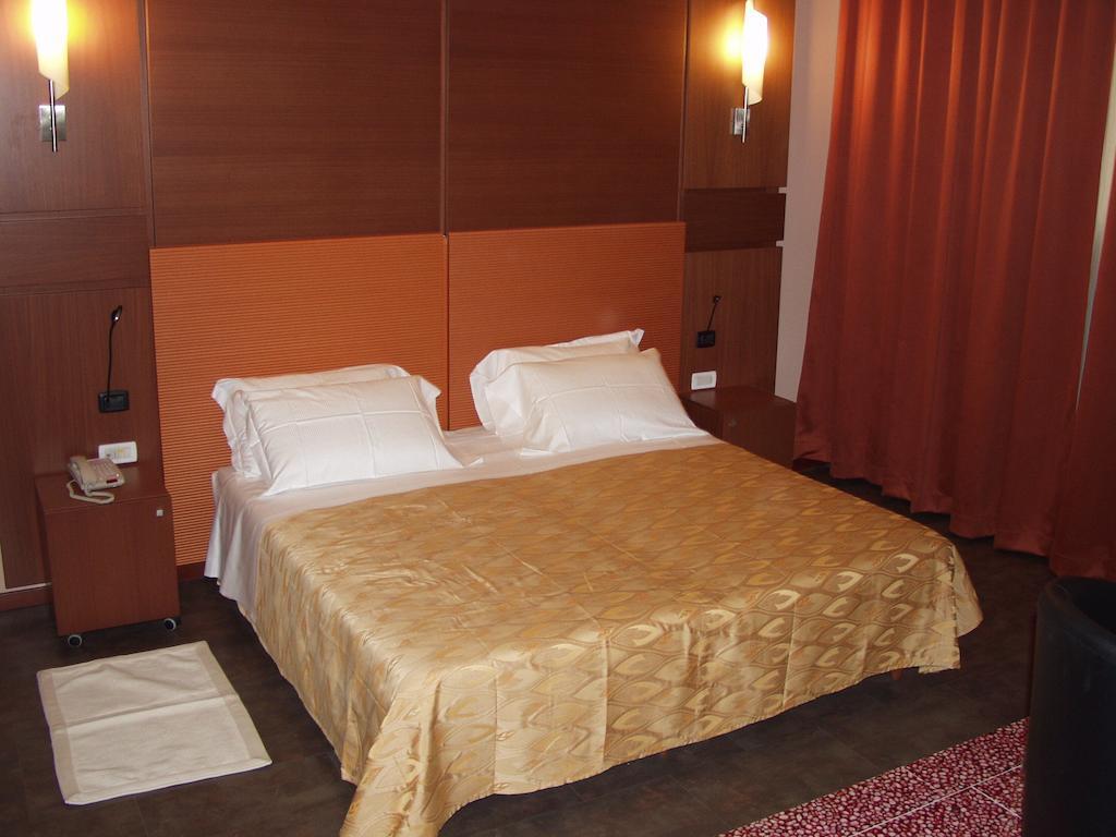 Hotel Mareschi Palace Novara Zewnętrze zdjęcie