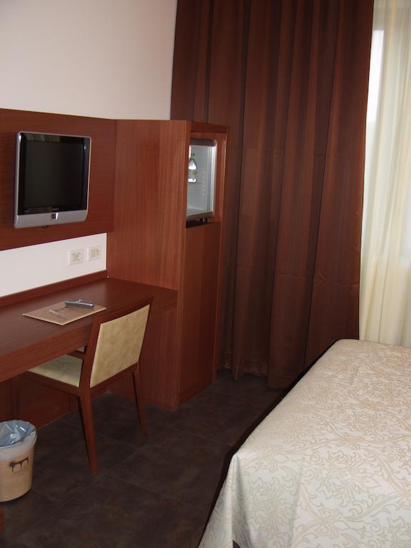 Hotel Mareschi Palace Novara Zewnętrze zdjęcie