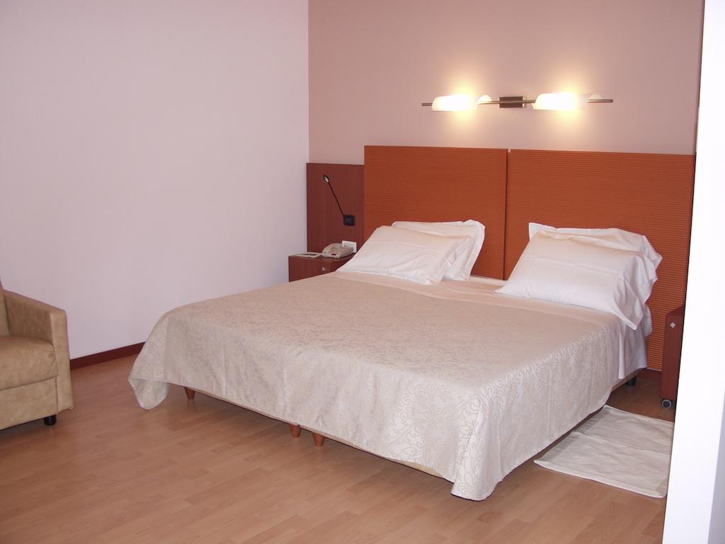 Hotel Mareschi Palace Novara Zewnętrze zdjęcie