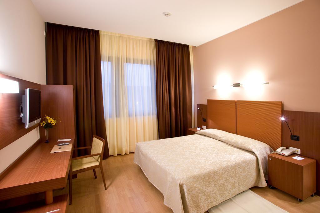 Hotel Mareschi Palace Novara Zewnętrze zdjęcie