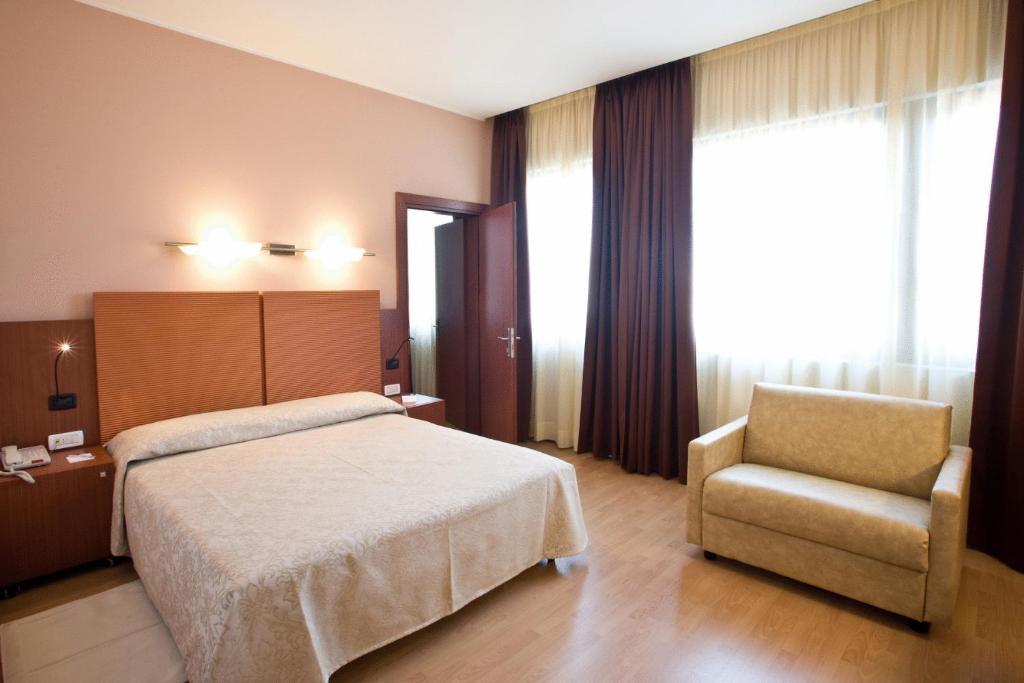 Hotel Mareschi Palace Novara Pokój zdjęcie
